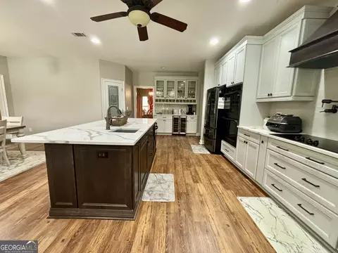 Kitchen - 213 Old Bridge Rd, Warner Robins, GA 31088 photo 3 of 9