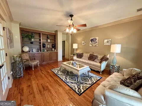Living - 213 Old Bridge Rd, Warner Robins, GA 31088 photo 2 of 8