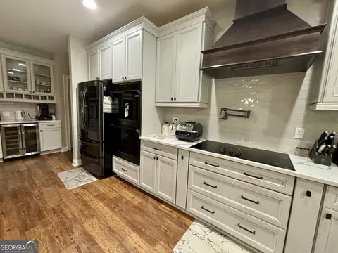 Kitchen - 213 Old Bridge Rd, Warner Robins, GA 31088 photo 4 of 9