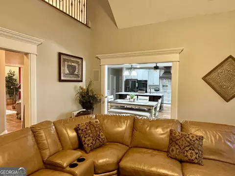 Living - 213 Old Bridge Rd, Warner Robins, GA 31088 photo 7 of 8