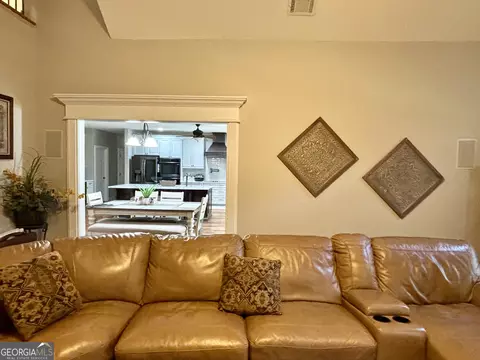 Living - 213 Old Bridge Rd, Warner Robins, GA 31088 photo 6 of 8