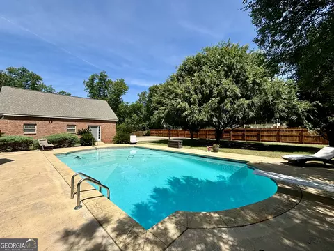 Exterior - 213 Old Bridge Rd, Warner Robins, GA 31088 photo 8 of 17