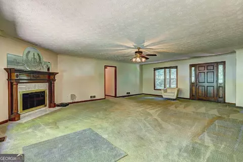 Living - 3655 Highway 81 W, Hampton, GA 30228 photo 4 of 5