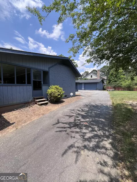 4931 Happy Hollow Rd, Dunwoody, GA 30360
