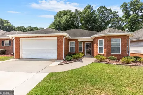 221 Pebble Beach Dr, Perry, GA 31069