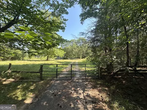 2418 B South Walkers Mill Rd, Griffin, GA 30224