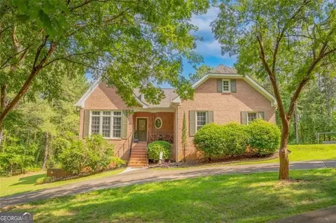 801 Crews Rd, Carrollton, GA 30116