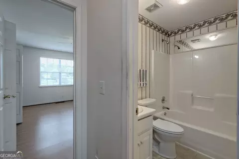 Bath - 2223 Chase Rd, Cornelia, GA 30531 photo 4 of 5