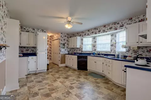 Kitchen - 2223 Chase Rd, Cornelia, GA 30531 photo 1 of 2
