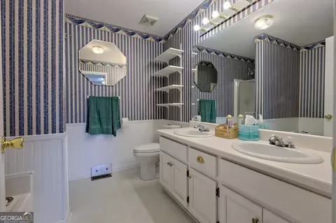 Bath - 2223 Chase Rd, Cornelia, GA 30531 photo 1 of 5