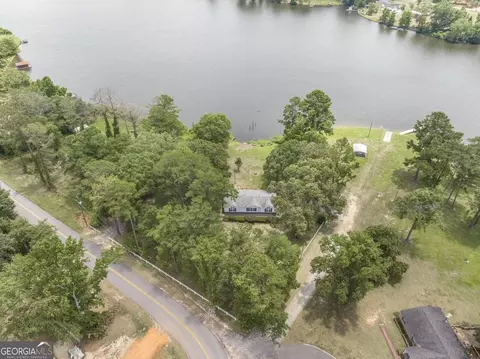 991 N Lake Dr, East Dublin, GA 31027