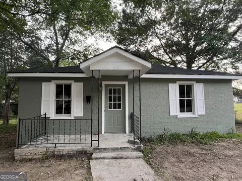 329 Lee St, Barnesville, GA 30204