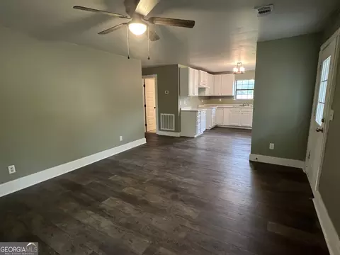 329 Lee St, Barnesville, GA 30204 photo 5