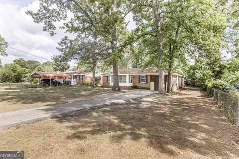318 Cherokee Dr, Warner Robins, GA 31093