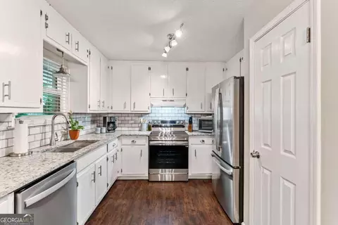 9360 Resort Cir, Gainesville, GA 30506 photo 18