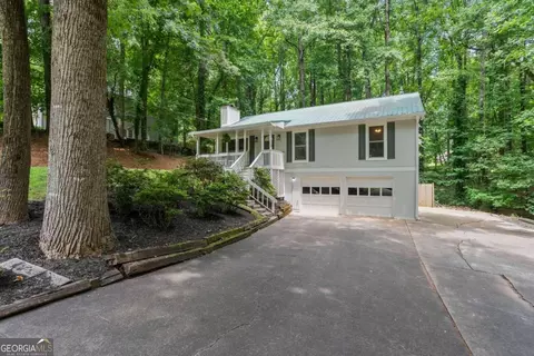 9360 Resort Cir, Gainesville, GA 30506 photo 3