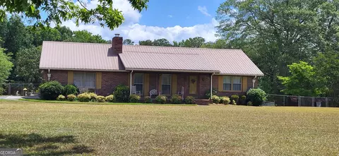 110 Sandy Lake Cir, Fayetteville, GA 30214