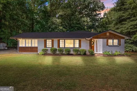 6707 Woodstock Rd, Acworth, GA 30102