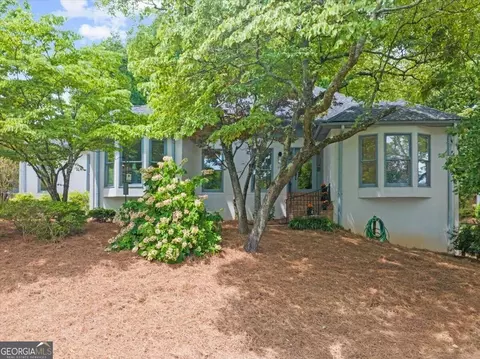 300 Saddle Creek Dr, Roswell, GA 30076