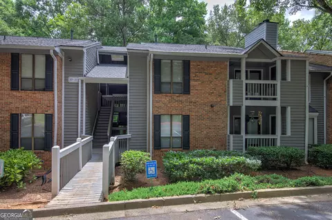 303 Warm Springs Cir, Roswell, GA 30075