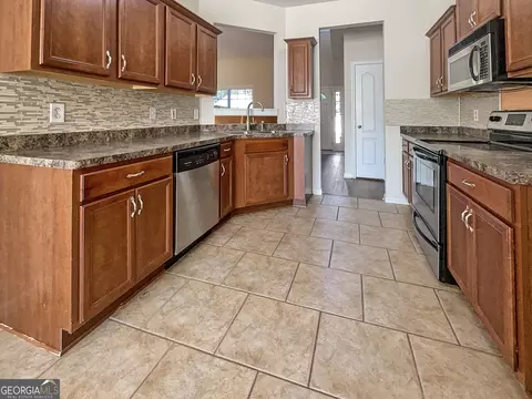 841 Betsy Ross Trl, Hampton, GA 30228 photo 2
