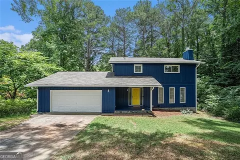 466 Barbashela Dr, Stone Mountain, GA 30088