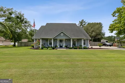 102 Lake Manor Dr, Kingsland, GA 31548