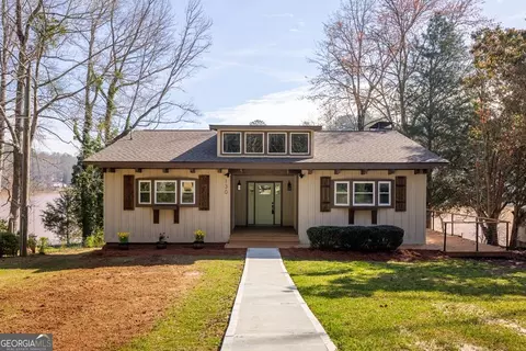 130 Cedar Cir, West Point, GA 31833
