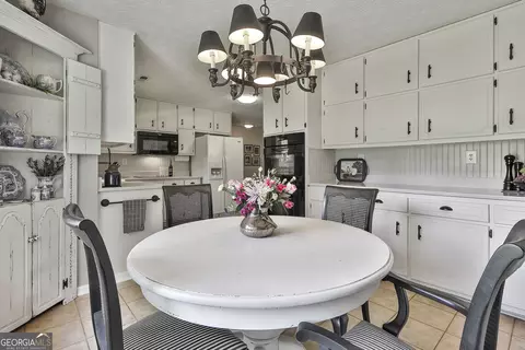 Dining - 744 Grant Rd, Brooks, GA 30205 photo 8 of 10
