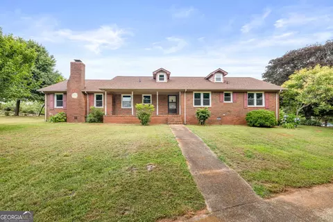 125 Smoke Rise Dr, Baldwin, GA 30511