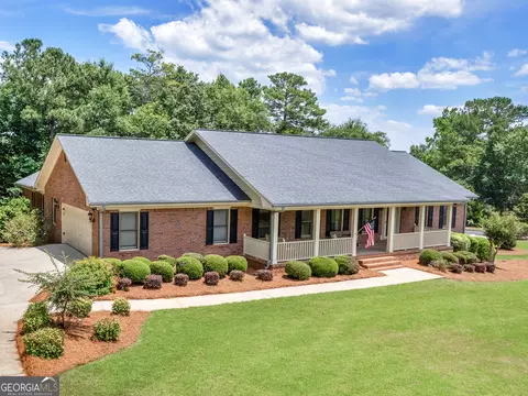 151 Cotton Creek Dr, Mcdonough, GA 30252