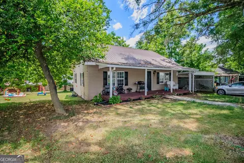 106 Walnut St, Trion, GA 30753