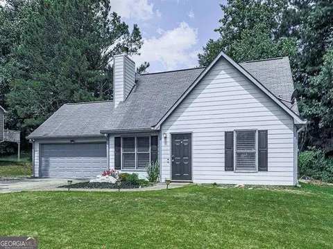 311 Arapaho Dr SE, Acworth, GA 30102
