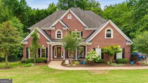 5049 Woodfall Dr SW, Lilburn, GA 30047