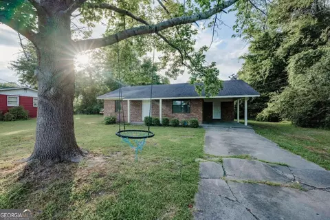 96 Blueberry Ave, Baxley, GA 31513