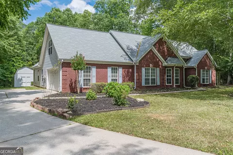105 Beau Brook Ln, Sharpsburg, GA 30277