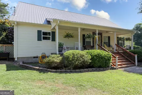 33 Athens St, Carnesville, GA 30521