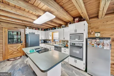 Kitchen - 176 Old Farm Rd, Perry, GA 31069 photo 2 of 4
