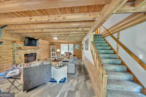 Entry Way - 176 Old Farm Rd, Perry, GA 31069 photo 1 of 3