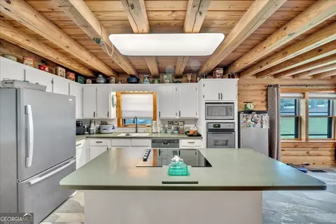 Kitchen - 176 Old Farm Rd, Perry, GA 31069 photo 3 of 4