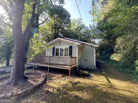 307 Second St, Woodstock, GA 30188