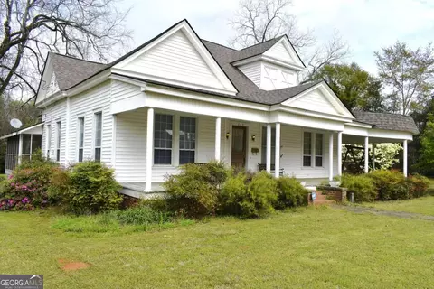 225 E Church St, Sandersville, GA 31082