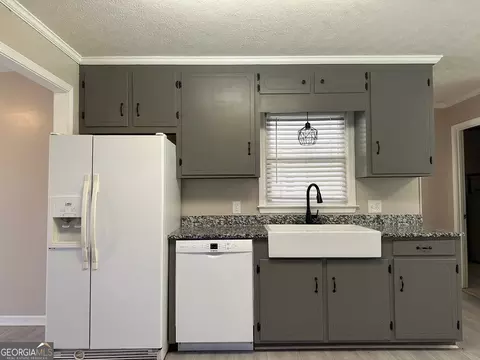 125 Iris Dr, Lagrange, GA 30240 photo 5