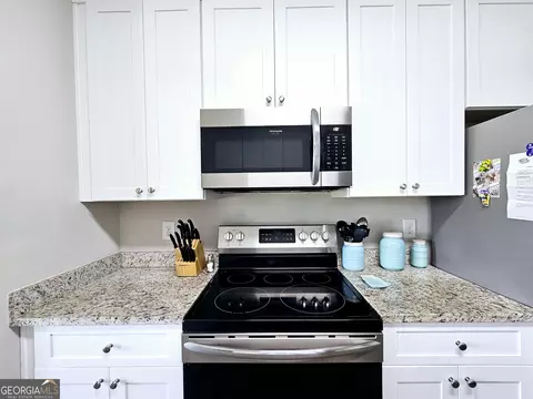 Kitchen - 120 Hamilton Lake View Ct, Lagrange, GA 30241 photo 3 of 5