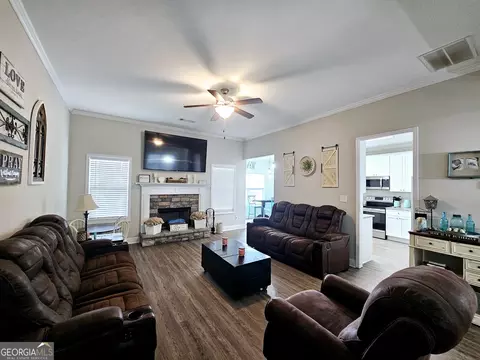 Living - 120 Hamilton Lake View Ct, Lagrange, GA 30241 photo 1 of 4
