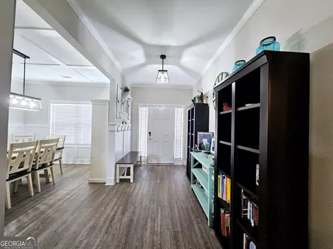 Entry Way - 120 Hamilton Lake View Ct, Lagrange, GA 30241 photo 4 of 6