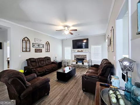 Living - 120 Hamilton Lake View Ct, Lagrange, GA 30241 photo 4 of 4