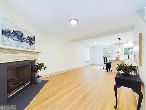 Living - 143 Oakview Cir, Gray, GA 31032 photo 1 of 2