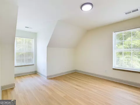 Bedroom - 143 Oakview Cir, Gray, GA 31032 photo 5 of 7