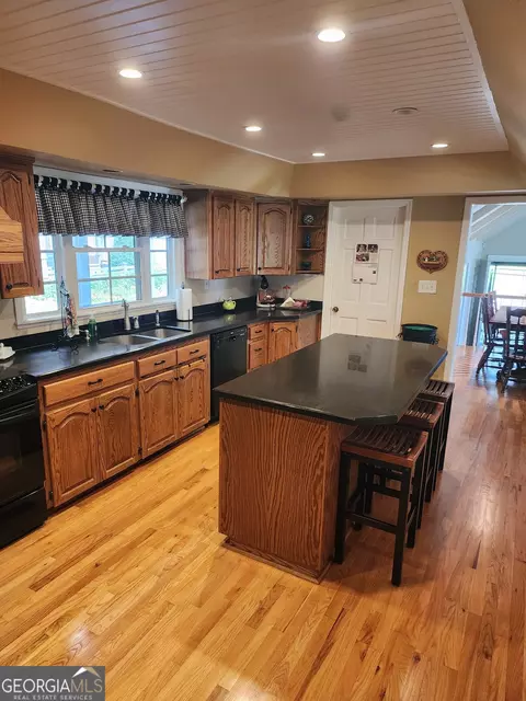 Kitchen - 238 Five Points Rd, Milner, GA 30257 photo 1 of 3